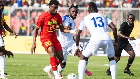 NBA明星赛：王鹤棣贡献2分4板，巴里-邦兹队以11分优势击败杰里-莱斯队