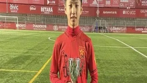 “伍兹确定进行跟腱微创手术，美巡赛大师赛恐无缘参加”